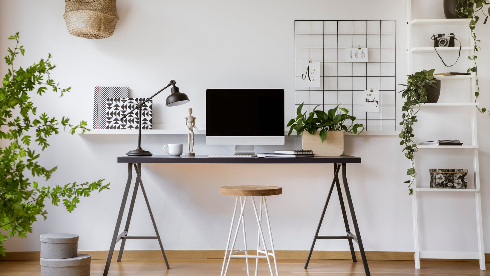 Read more about the article Transform Your Home Office Wallpaper: The Ultimate Guide to Stylish Wallpaper Choices
